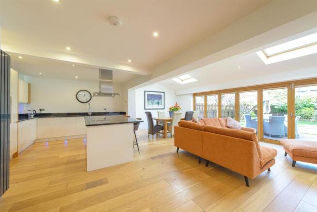 12KensingtonDrive_019.jpg