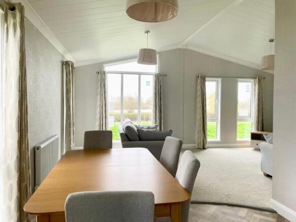 Kingswood Lodge, Manor House Holiday Park, Church Laneham, Nottinghamshire photo 4