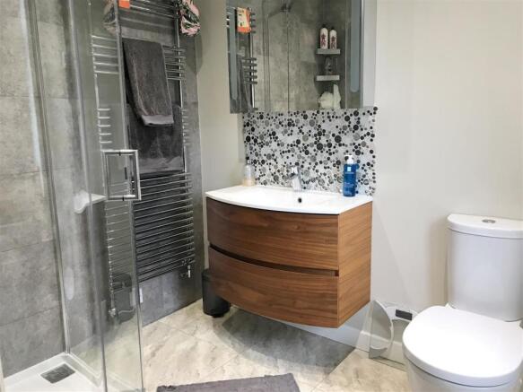 En Suite 1.JPG