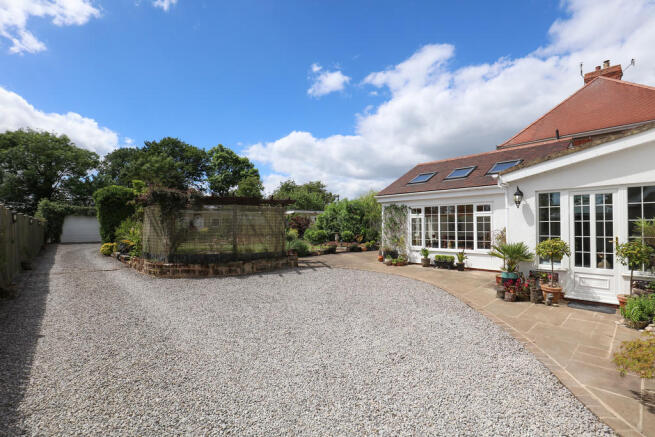 Driveway - Garden