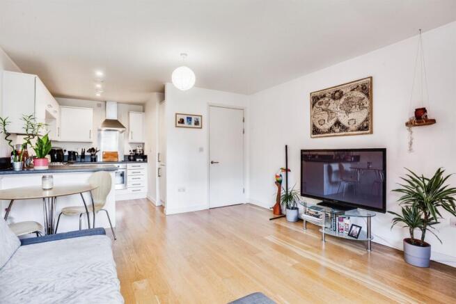 1 bed Flat for sale Image 8