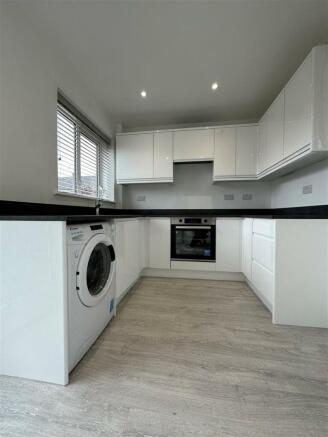 kitchen barnetby.jpg