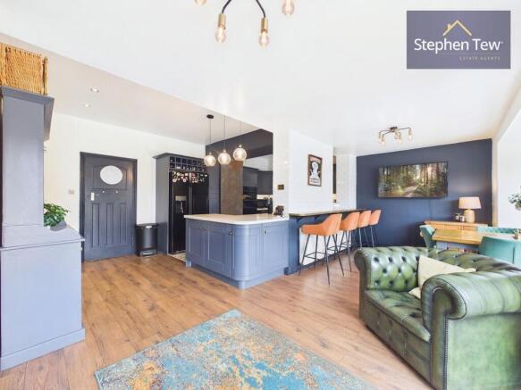 Living/Dining Area
