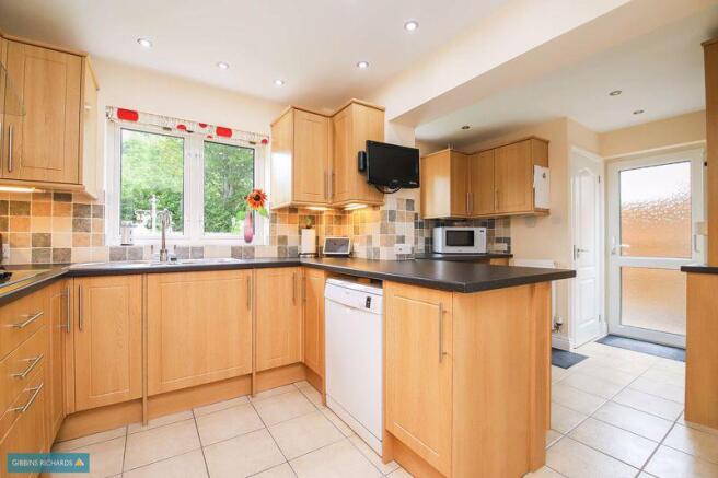 kitchen/breakf...