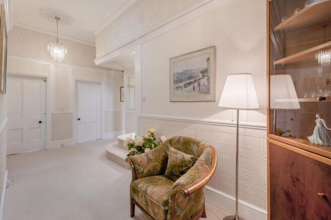 5 bed Detached for sale Image 6