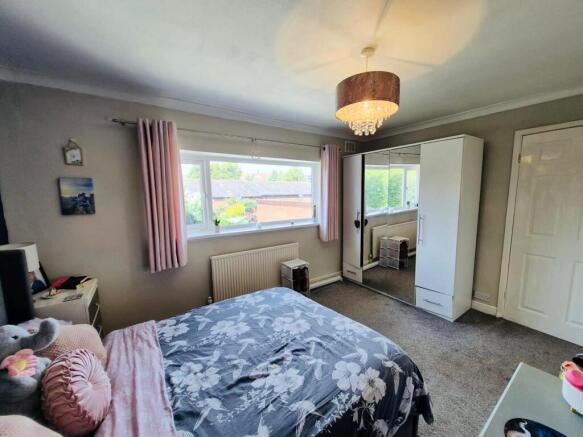 3 bed Semi-Detached for sale Image 12
