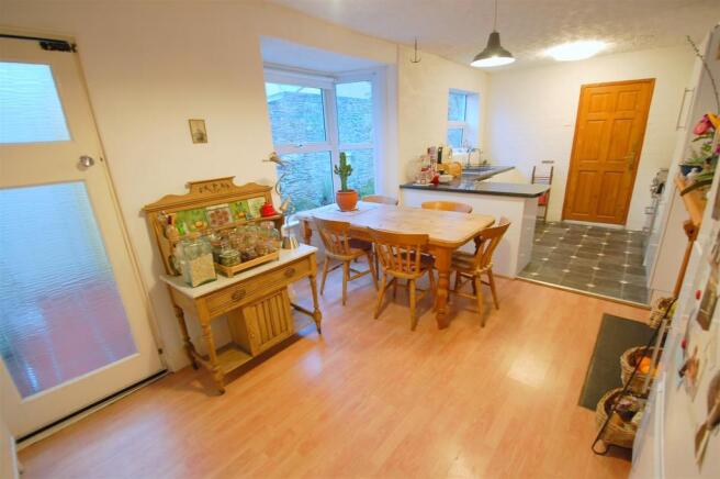 Kitchen/Breakfast Ro
