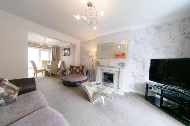 Lounge & dining room