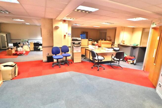 OPEN PLAN RECEPTION/OFFICE SPACE