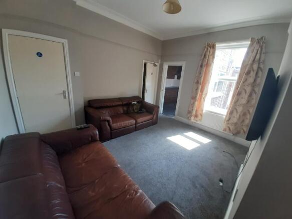 5 bed Terraced to rent Image 8