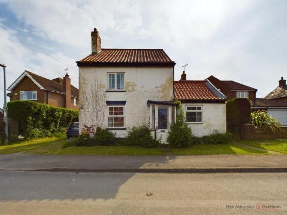 3 Bedroom Detached House - For Sale