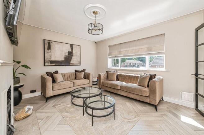 3 bed Semi-Detached for sale Image 6