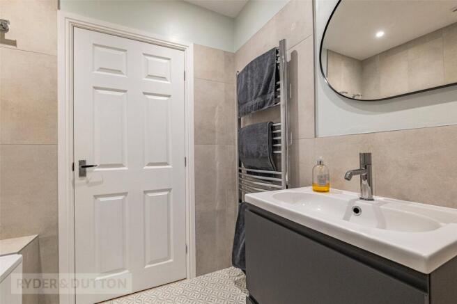 2 bed Apartment for sale Image 12