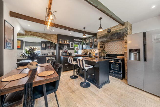 3 bed Detached for sale Image 4