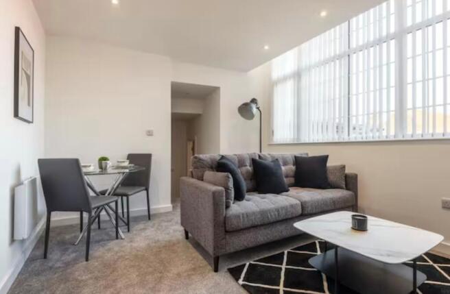 2 bed Apartment to rent Image 3