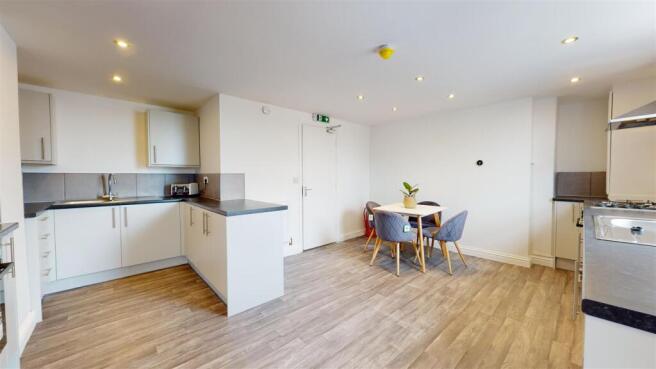 1 bed House Share to rent Image 9