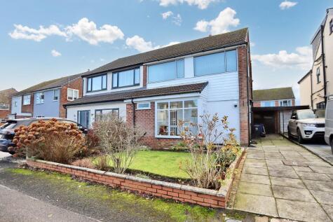 Woodhall Avenue, Whitefield, M45