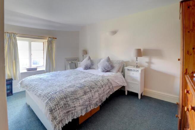 Bedroom 1.jpg