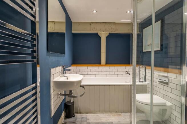 3 bed House to rent Image 8
