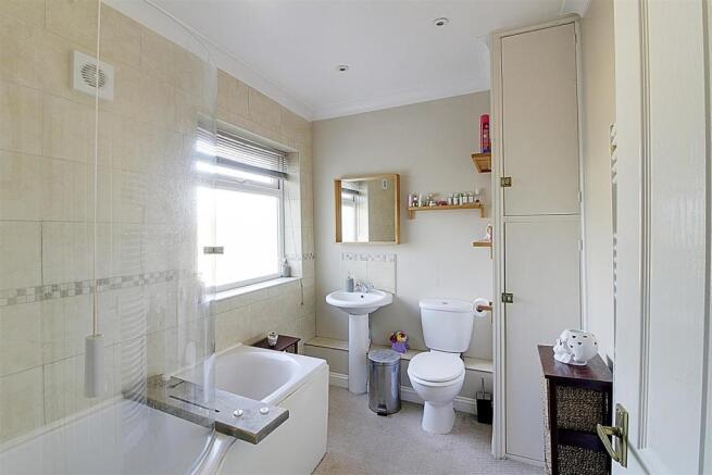 ensuite.jpg