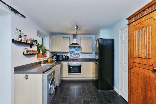 3 bed Semi-Detached for sale Image 7