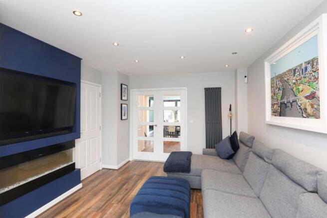 4 bed Semi-Detached for sale Image 10