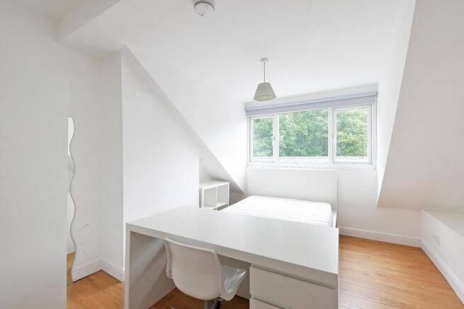 5 bed House to rent Image 10