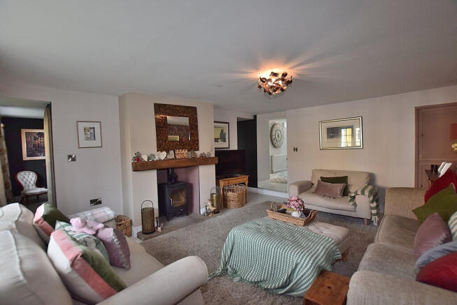 4 bed Cottage for sale Image 7