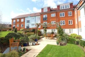 4, Knights Lodge, North Close, Lymington SO41 9PB