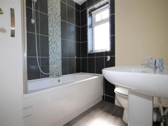 36 Chestnut Way Bath