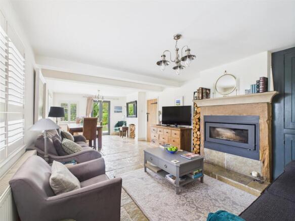 Spacious Lounge/Dining Room