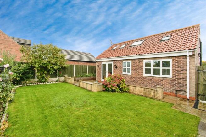 2 bed Detached Bungalow for sale Image 4