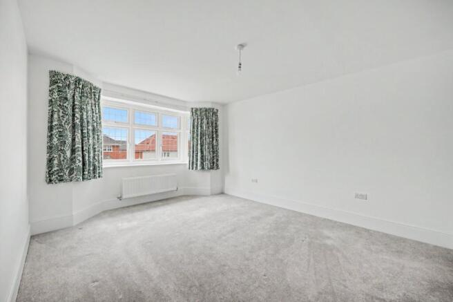 4 bed Detached for sale Image 11