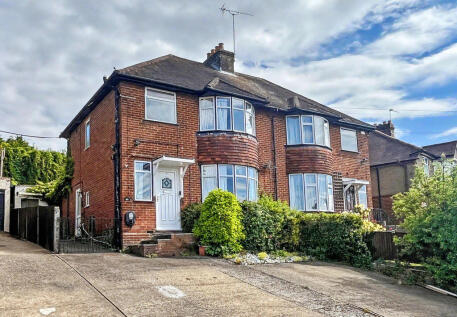 Southfield Road - No Onward Chain - Garage - 3 Reception Rooms