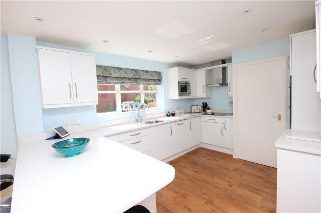 05 Kitchen