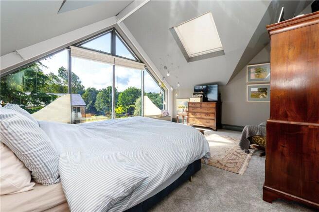 4 bed Detached for sale Image 7