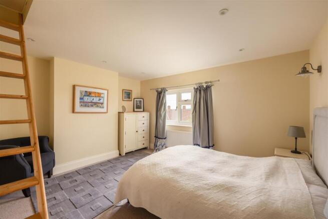 3 bed House for sale Image 12