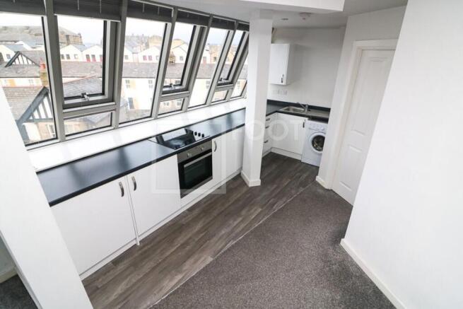 2 bed Apartment to rent Image 8