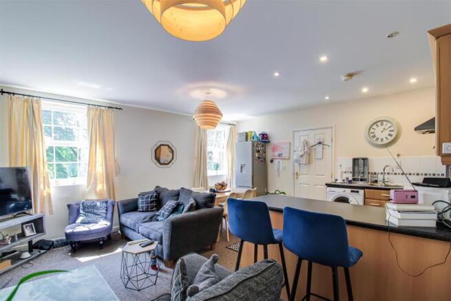 OPEN PLAN LIVING KITCHEN DINER