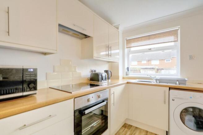 3 bed Terraced to rent Image 5
