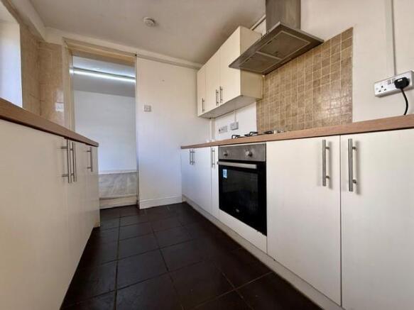 Kitchen 1.jpg