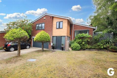 Conifer Close, St. Leonards, Ringwood, Hampshire, BH24