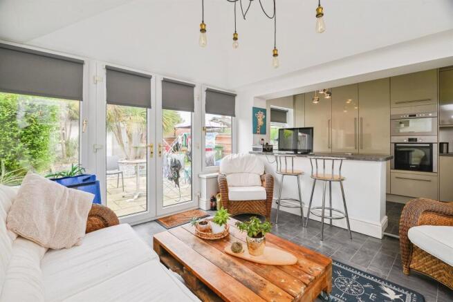 3 bed Terraced for sale Image 8