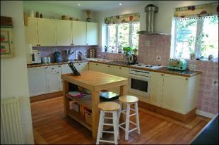 Kitchen/b'fast room