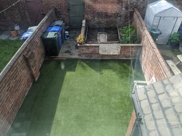 3 bed Terraced to rent Image 11