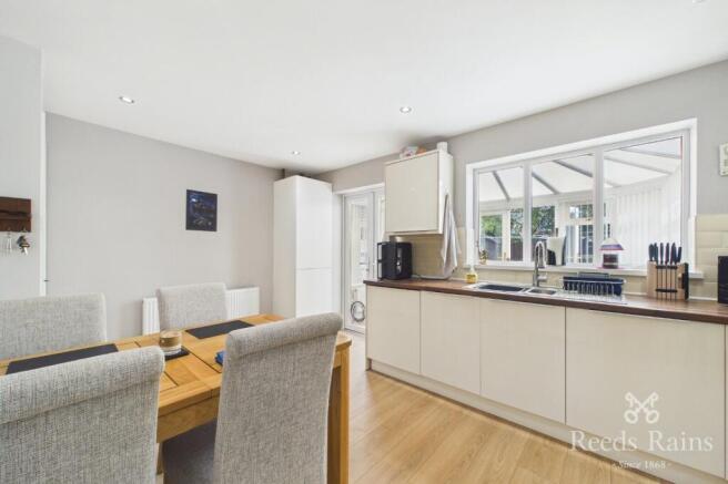 2 bed Semi-Detached for sale Image 4