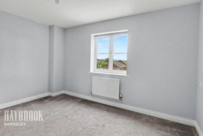 3 bed Town House for sale Image 8
