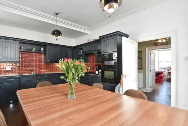 5 bed Link Detached House for sale Image 10