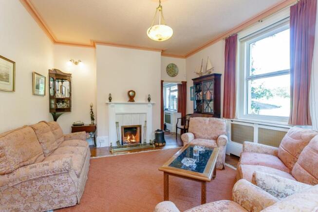 8383901-interior11.jpg