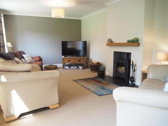 Large Lounge 273